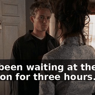 I've been waiting at the bus station for three hours.