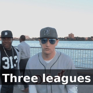 ♪ Three leagues ♪